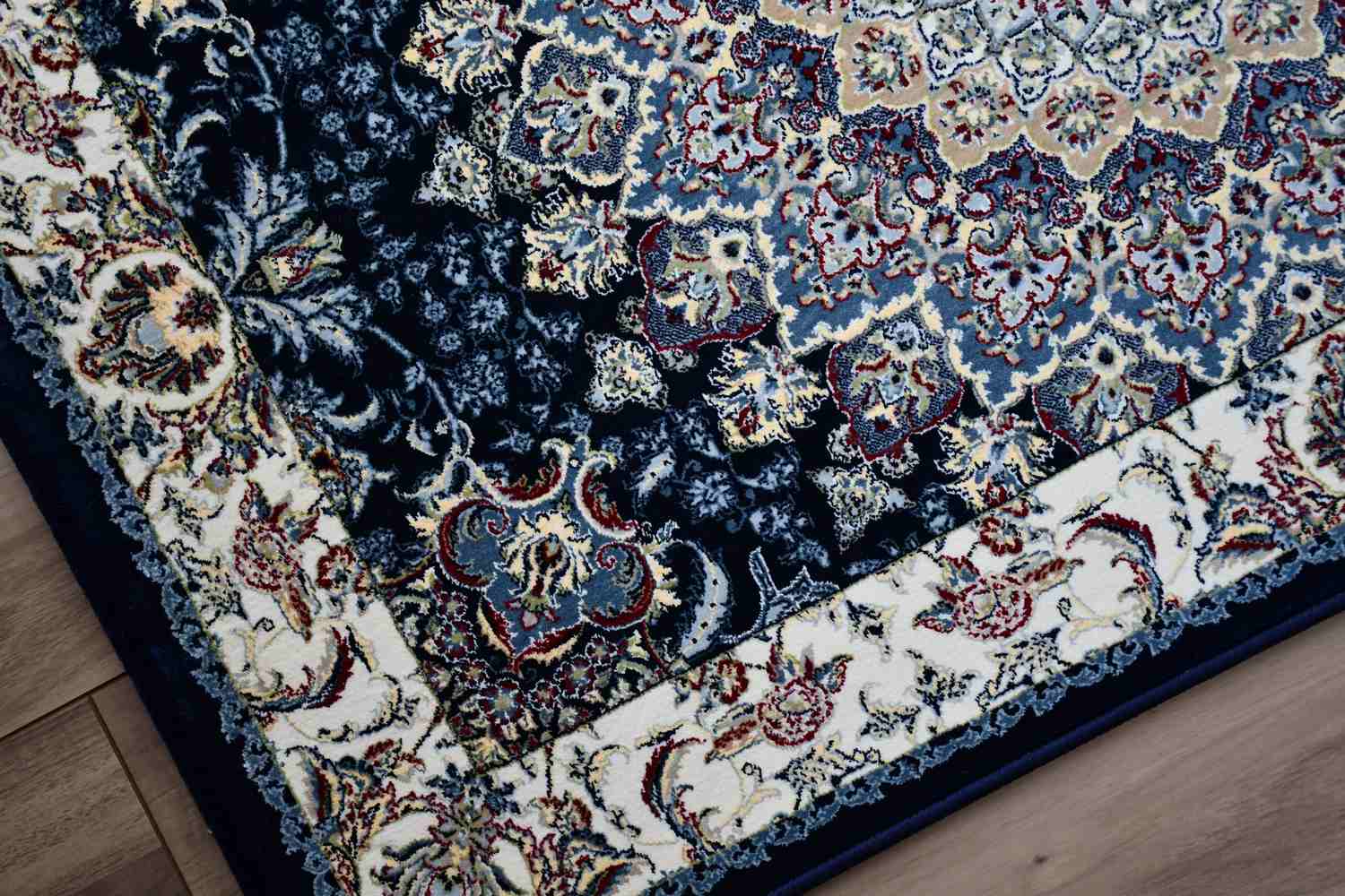 ヘレケ絨毯   ラグマット　玄関用にも　入手困難柄　 紺 貴重 ヘレケ絨毯 玄関マット ラグの通販 by れりげ｜ラクマ